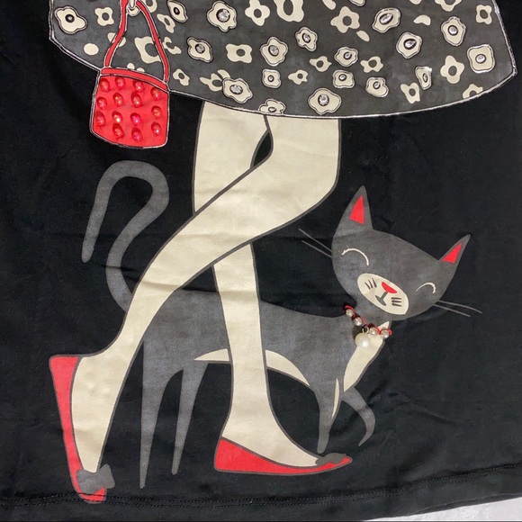 Black T-shirt with Cute Design - Picture 3 of 3